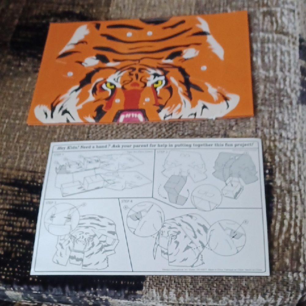 $4 Add-on Tiger Paper Hand Puppet Kit - Wendy's 2010 Kid's Meal Toy